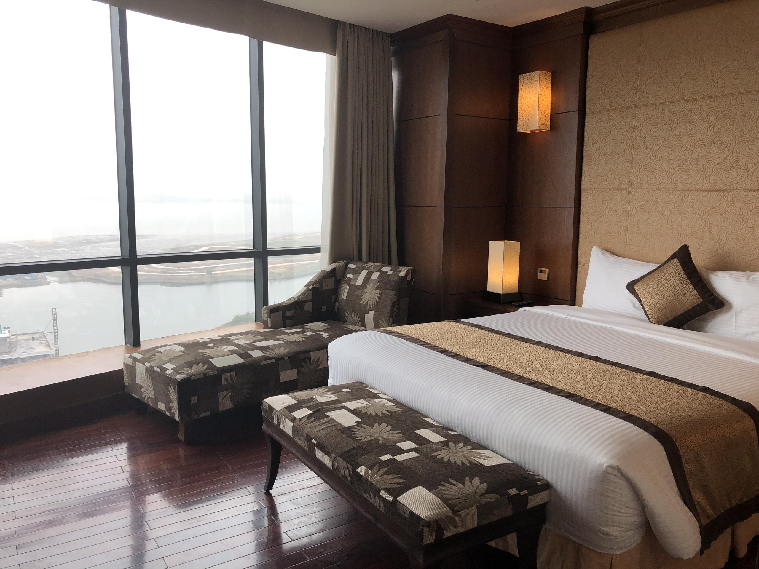 Muong Thanh Grand Ha Long Hotel Exterior photo
