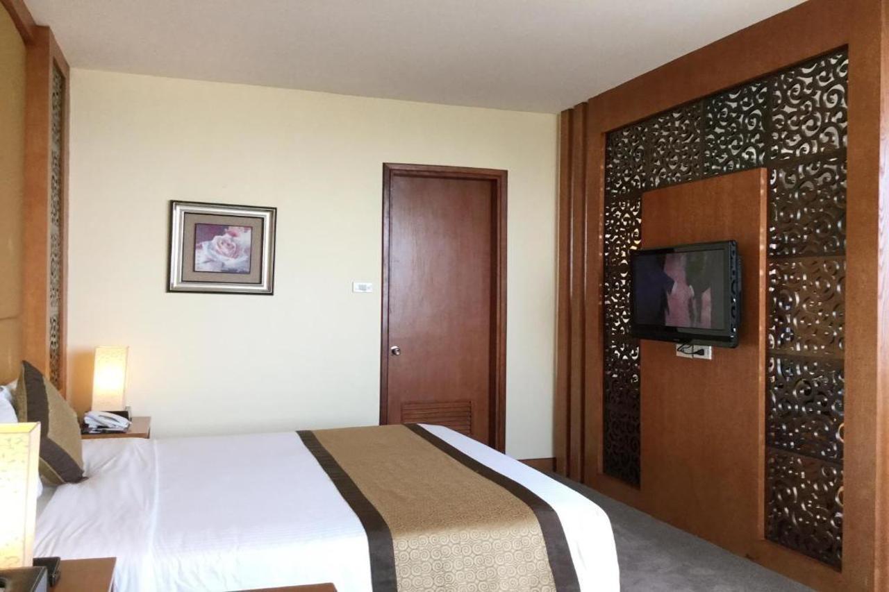 Muong Thanh Grand Ha Long Hotel Exterior photo