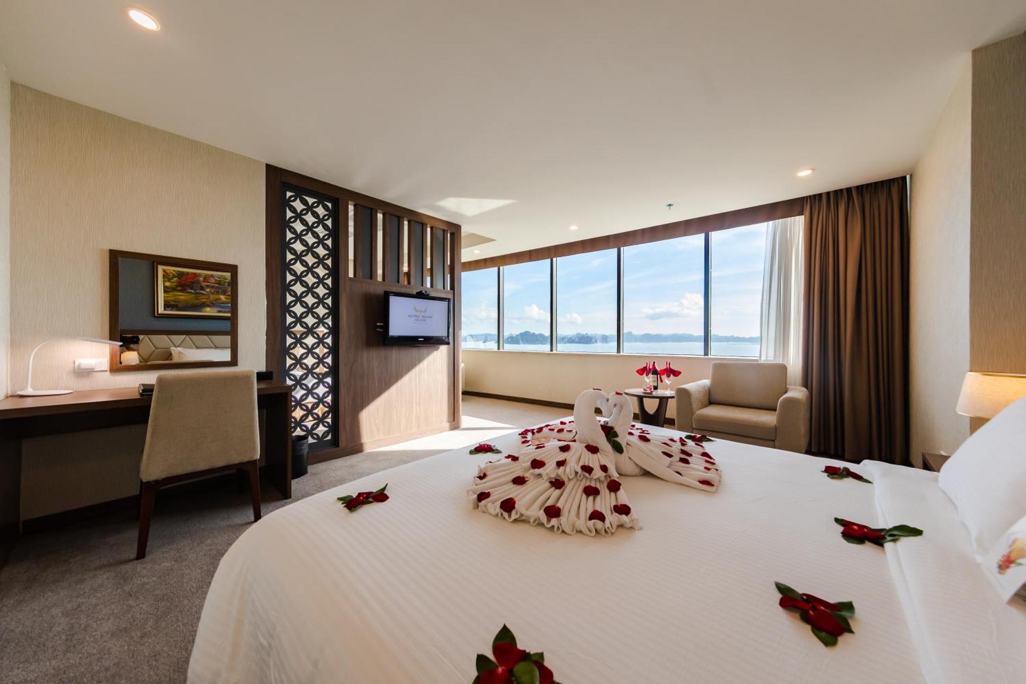 Muong Thanh Grand Ha Long Hotel Exterior photo